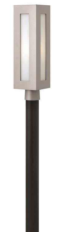 Foto para 17w Outdoor Dorian LED Clear Painted White Inside Titanium Post Top/ Pier Mount